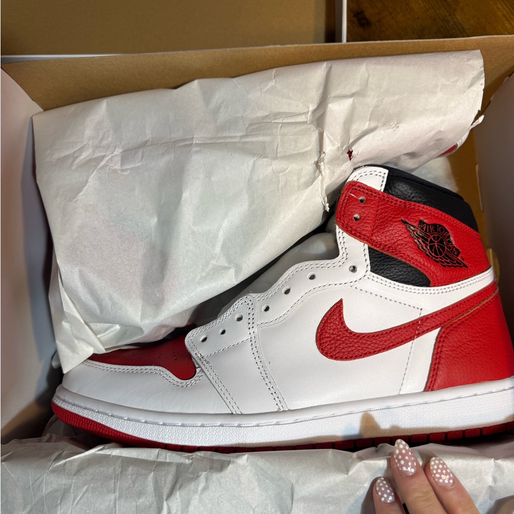 Nike Air Jordan 1 Retro High Og Red And White
